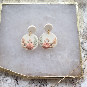 Handmade clay earrings| floral clay earrings| polymer clay jewelry| lightweight| hypoallergenic| clay earrings| handmade earrings