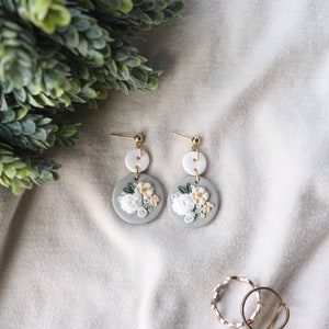 Bridal clay earrings| floral wedding earrings| floral clay earrings| dangle clay earrings| handmade clay earrings| clay earrings|