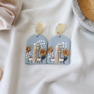 Handmade clay earrings| polymer clay earrings| floral clay earrings| handmade earrings| lightweight earrings| clay| hypoallergenic