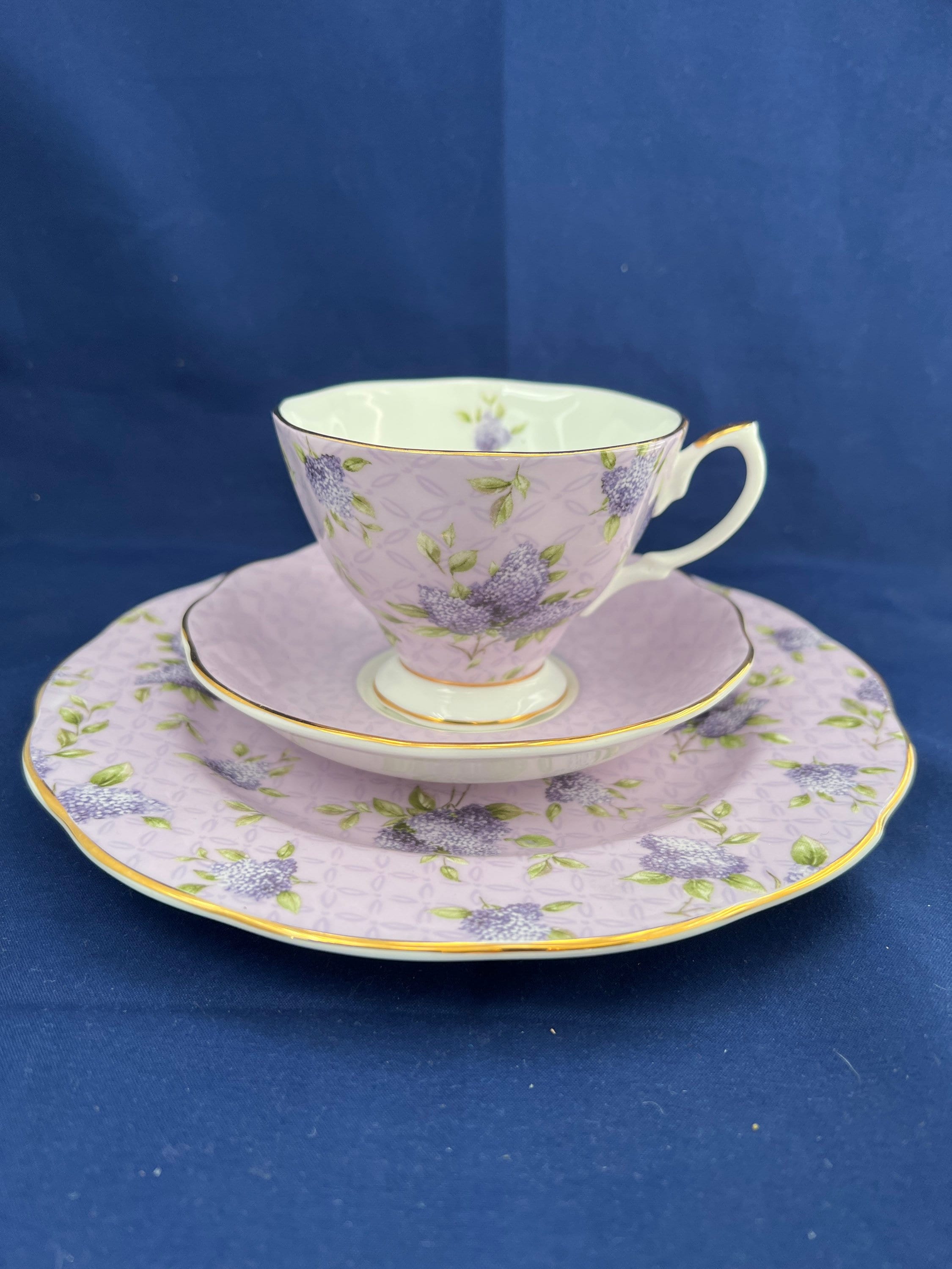   Hartington ティーセット 1998 Royal Albert, 1990's Hartington Lane Trio, Cup, Saucer, Plate - Etsy
