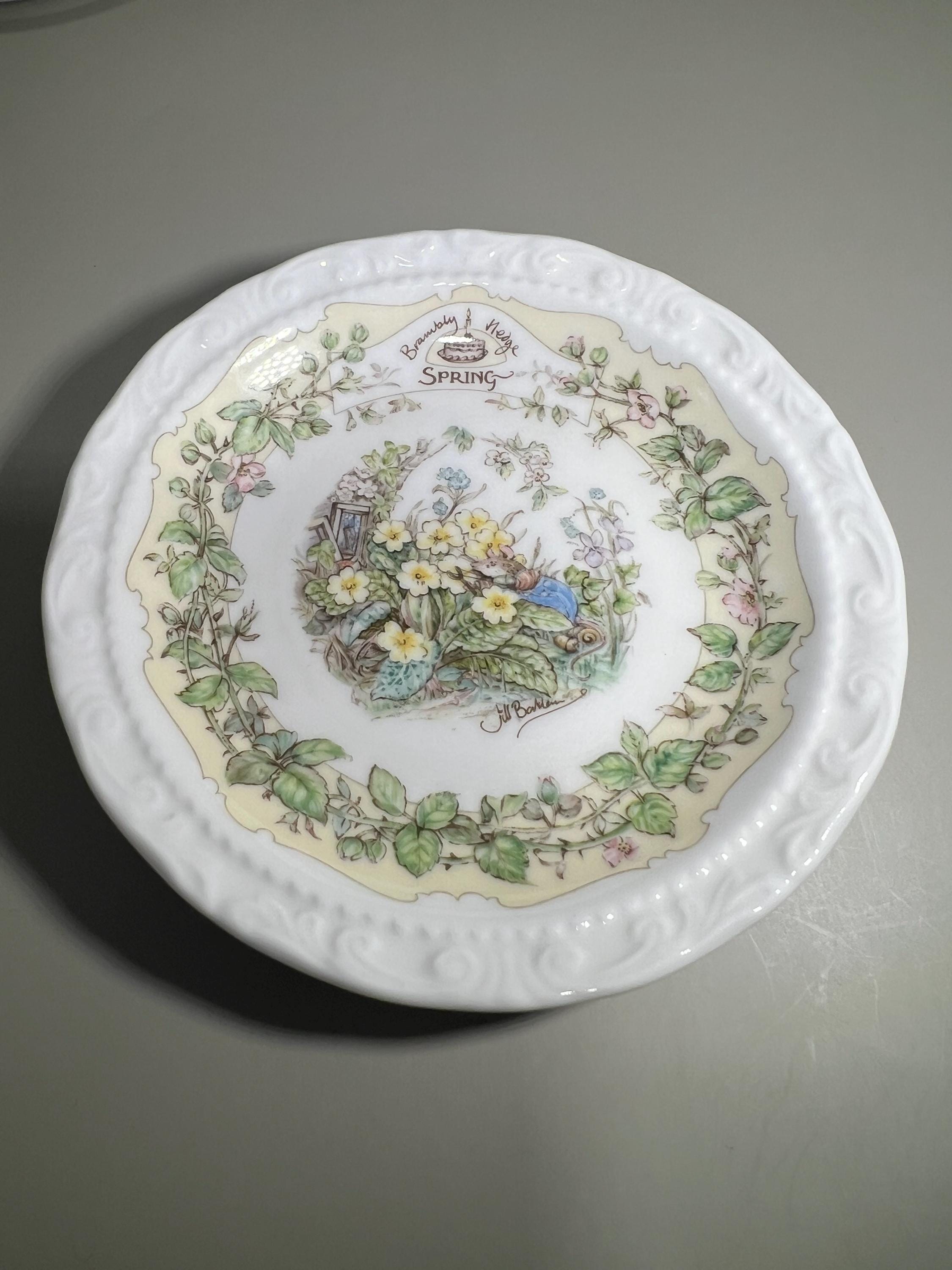Brambly Hedge 2001年イヤープレート Royal Doulton Brambly Hedge