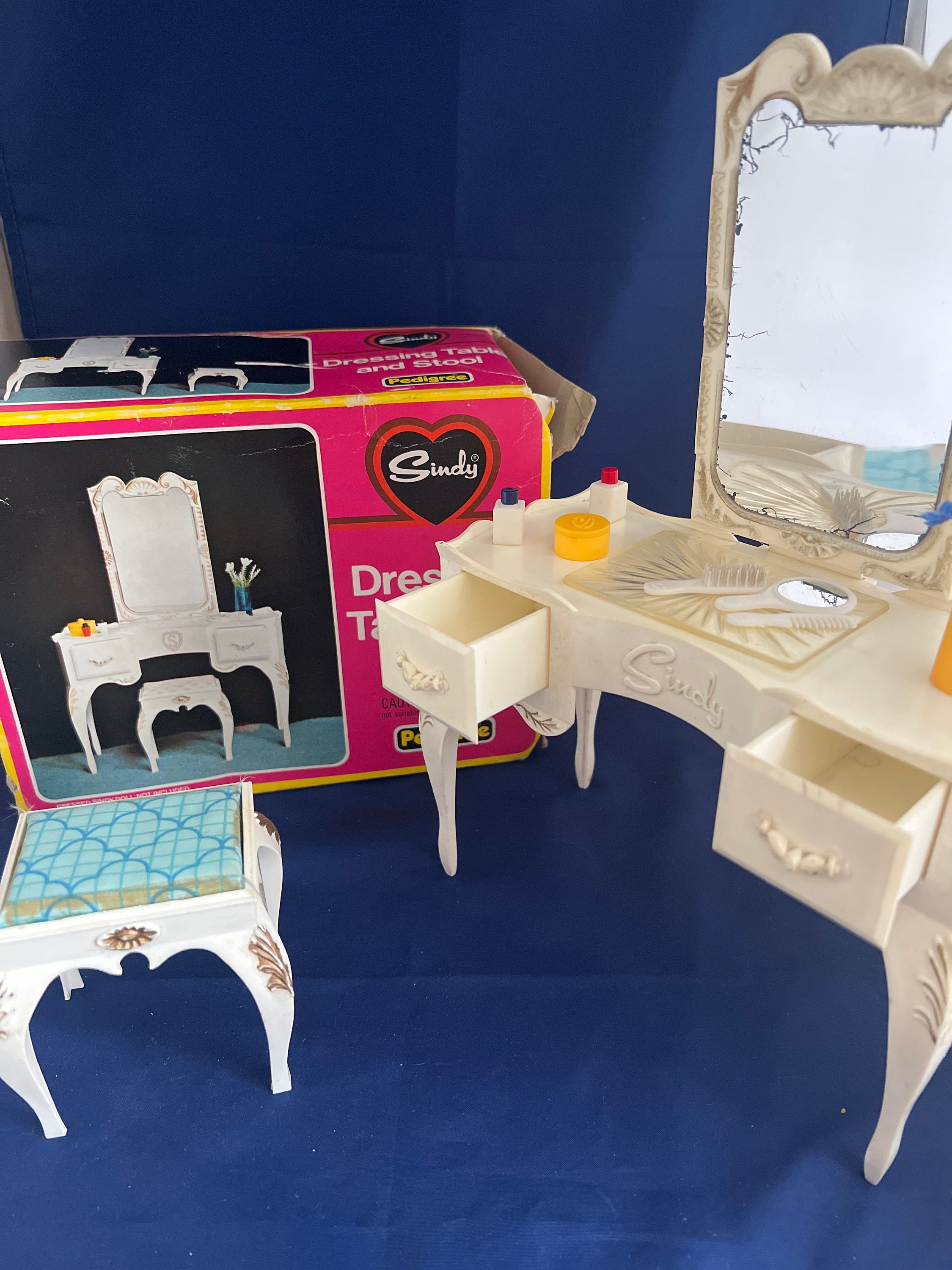 Vintage Sindy Doll Dressing Table (boxed)