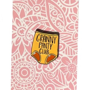 Badge d'anniversaire Grandma Panty Club sur une carte de support décorative