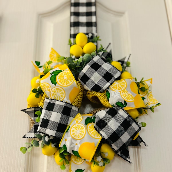Lemon mini burlap wreath to hang on a cabinet