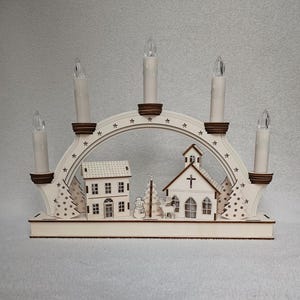 LED Schwibbogen - Lichterbogen aus Holz - mit 7 kabellosen LED Kerzen beleuchtet - warm-weiß - mit Fernbedienung und Timerfunktion