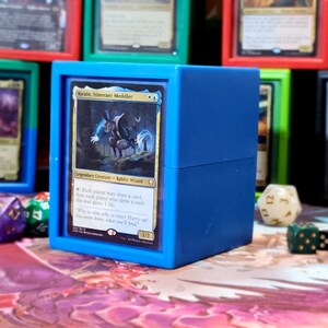 MTG Commander Display Deck Box 100+ Azul Doble Manga para Juegos de Cartas Coleccionables, TCG, EDH, Lcg, DnD Spell cards, Dados y Contadores