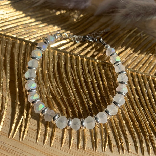 Bracelet cristal de bohème mate irisé et ses perles en métal argenté, fait main en France