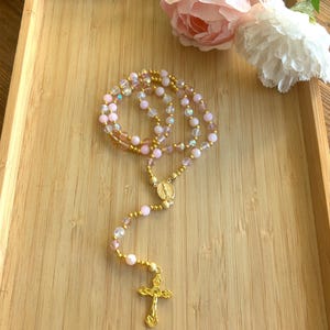 Chapelet chrétien, rosaire chrétien, chapelet cristal rose, chapelet original unique, rosaire de protection, chapelet porte bonheur, cadeau