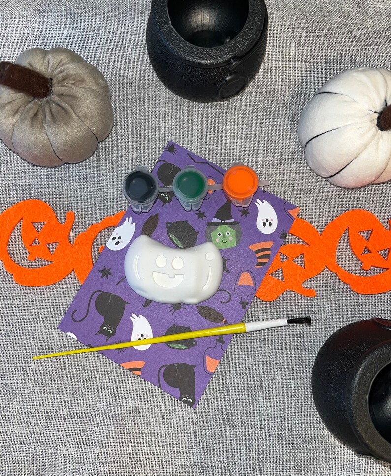 Halloween Childrens Gift Boo Basket Party Bag Filler Favour Paint Your