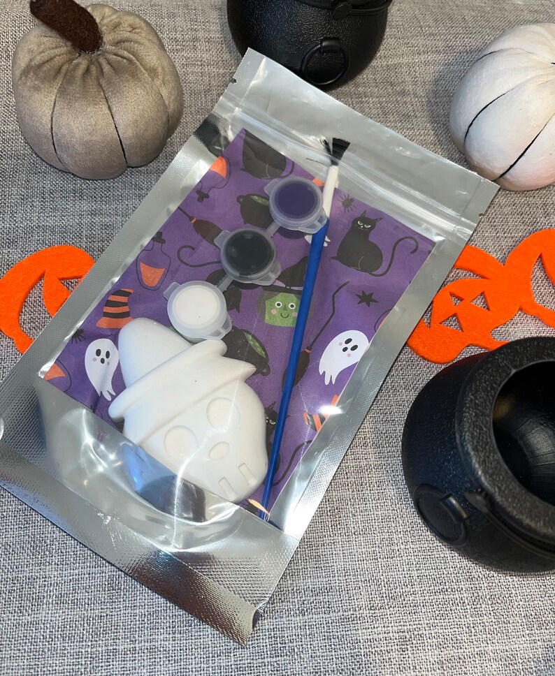 Halloween Childrens Gift Boo Basket Party Bag Filler Favour Paint Your
