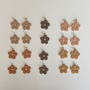 Daisy Clay Dangles |POLYMER CLAY EARRINGS |Clay Earrings |Flower Earrings |Minimalist Jewelry |Boho Earrings |Handmade Earrings|