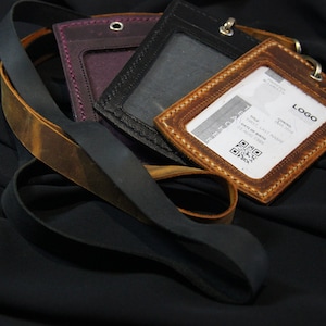portacarte d'identità in pelle personalizzato con cordino, portacarte con cordino personalizzato, porta badge in pelle, cordino portafogli in pelle