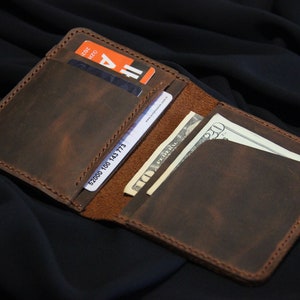 gepersonaliseerde slanke portemonnee, eenjarig jubileumgeschenken voor vriendje, aangepaste slanke portemonnee geld, volnerf lederen slanke portemonnee