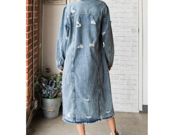 Abrigo largo de mezclilla vintage desgastado, chaqueta vaquera larga, abrigo vaquero estilo western, ropa vaquera estilo bohemio.