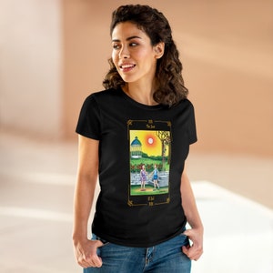 Europa)-Średnia bawełniana koszulka „The Sun” / Karta bawełniana T-shirt „El Sol” – Tarot Sortilegium