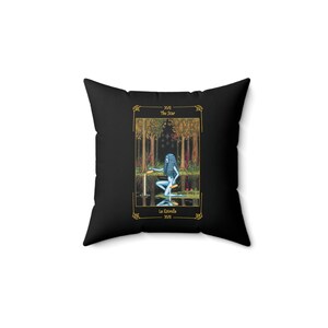 Spun Polyester Square Pillow "The Star" card-  Cojín de poliéster carta "La Estrella" / Sortilegium Tarot