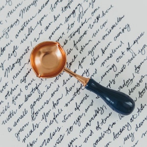 How to clean a wax sealing spoon, , video clip
