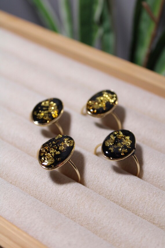 Does resin shop jewelry tarnish