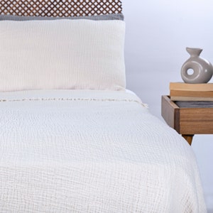 100% COTTON 4 Layer Gauze Blanket, Pre-Washed Organic Queen King Muslin Bedcover, OEKO-TEX Certified Bedspread, Reversible Turkish Blanket