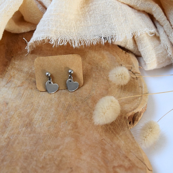 Boucles d'oreilles  Love - puces d'oreilles minimaliste acier inoxydable breloque coeur