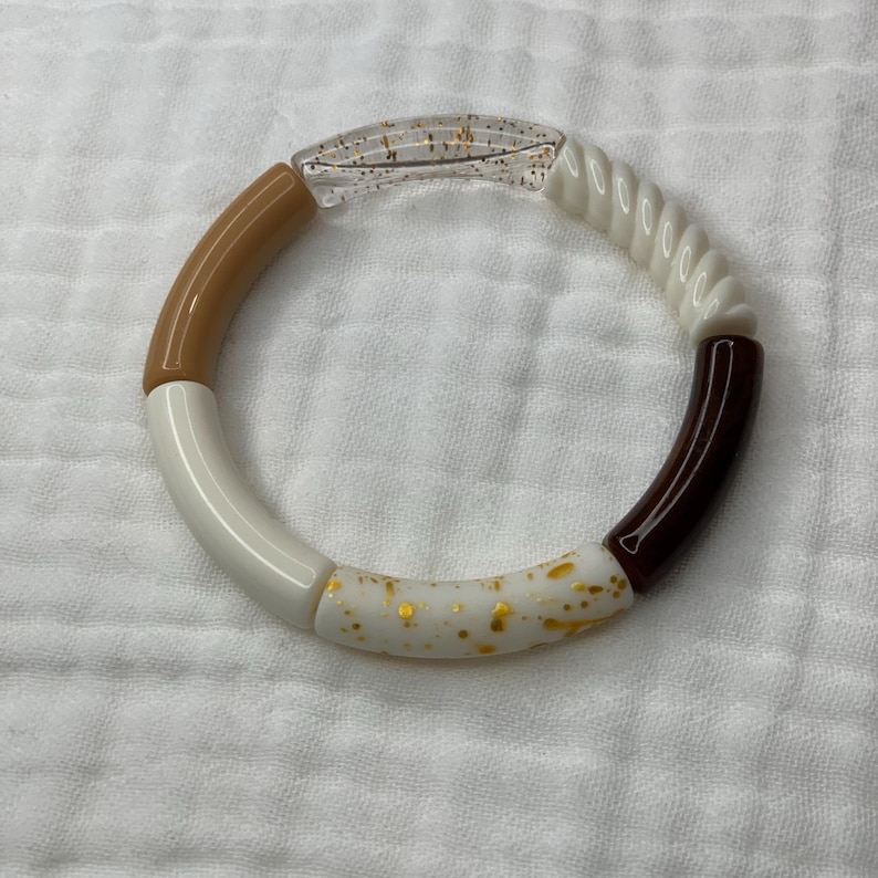 Bracelet Glowy En Perles Acryliques Colorées - Élastique Art Moderne - Neuf Avec étiquettes - 22 Cm