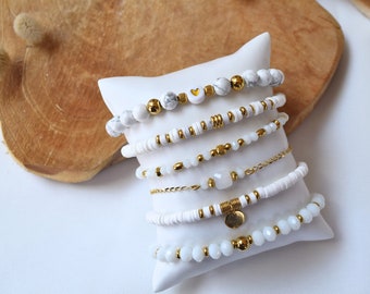 Bracelet en perles blanches et acier inoxydable argenté ou doré - cadeau pour elle, ajustable, fin, raffiné, bijoux hypoallergénique