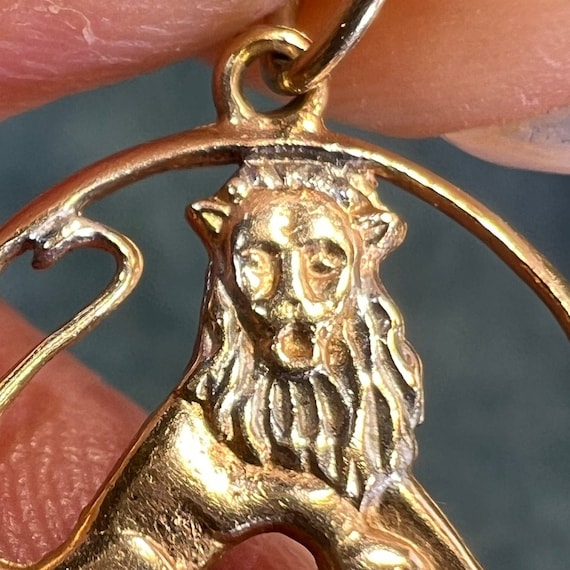 14k Yellow Gold Regal LION Leo Circle Pendant. An… - image 4