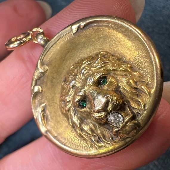 10k Gold Repousse LION Pendant w Diamond. Art Nou… - image 5