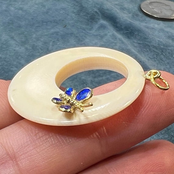 14k Gold TINY Butterfly on Large Seashell Circle … - image 4