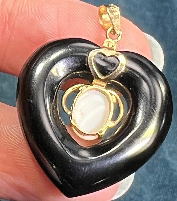 14k Yellow Gold Australian Opal in Onyx Heart Pen… - image 9