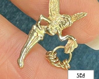 Colgante de hada Campanilla en oro amarillo de 10 k con anillos. Concede *7 deseos*_b68_1_21