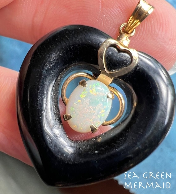 14k Yellow Gold Australian Opal in Onyx Heart Pen… - image 1