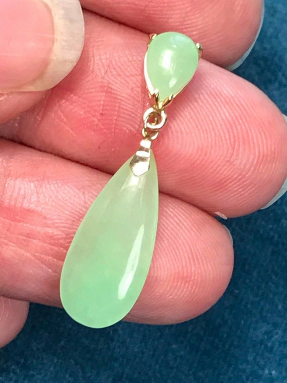 10k Yellow Gold Jade Pendant. Translucent Apple Gr