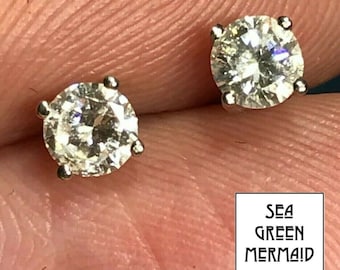 Aretes de oro blanco de 14 k con diamantes de 0,50 TCW. Respaldos de seguridad.B_19
