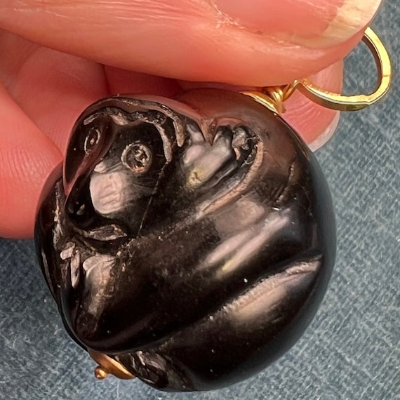 14k Yellow Gold Carved Honey Bear Netsuke Pendant… - image 5