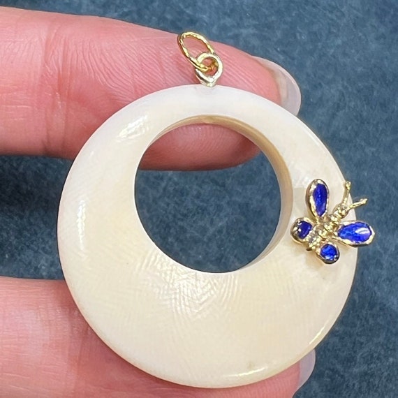 14k Gold TINY Butterfly on Large Seashell Circle … - image 5