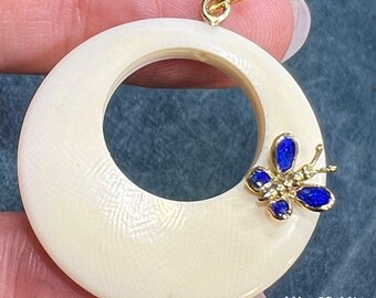 14k Gold TINY Butterfly on Large Seashell Circle Pendant. 1.5" Medallion (R)