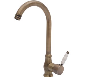 Retro Brass Kitchen Faucet: Single Handle Hot and Cold Tap