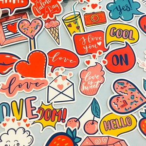 Paquete de pegatinas del 14 de febrero con la frase "Feliz día de San Valentín", 49 unidades, pegatinas con la frase "Te amo", juego de pegatinas con corazones rojos, regalo para él o para ella, pegatinas con la frase "Bésame"