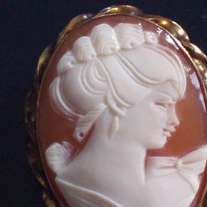 12k gold fill vintage hand carved shell cameo brooch pendant high relief