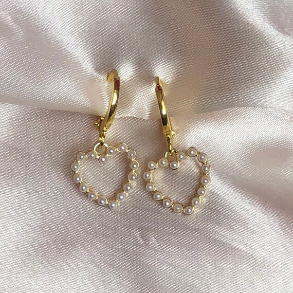 Love heart online dangle earrings
