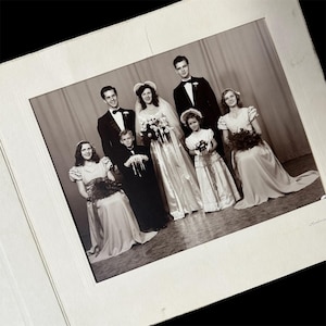 Marco de cartón para fotos de boda en blanco y negro de la década de 1950