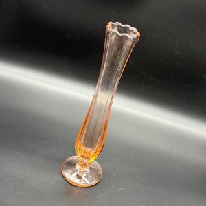 Vintage Swung Vase Pink Peach Glass Footed Stretch MCM Decor Flowers 8.5 Inches
