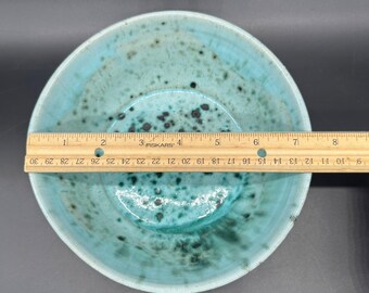 マイク・ジョーンズのサイン入りハンドメイドアート陶器ボウル、斑点の
