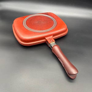Vintage Double Sided Frying Pan Skillet Non Stick Red Magnetic Handle Cooking