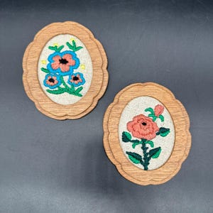 Handmade Floral Embroidered Wall Art  Oval Wooden Frame Set Of 2 Cottage Farmhouse