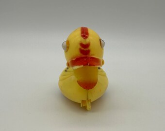 Ancien Jouet De Bain Canard En Plastique Jaune - Vintage Rétro Occasion