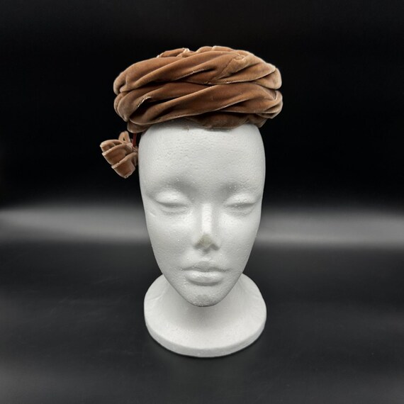 Vintage Pillbox Hat Bow Brown Velvet Junior B Retro Turban  display picture 3