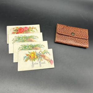 Estuche de cuero para tarjetas de visita con diseño floral vintage, tarjetero de la década de 1950