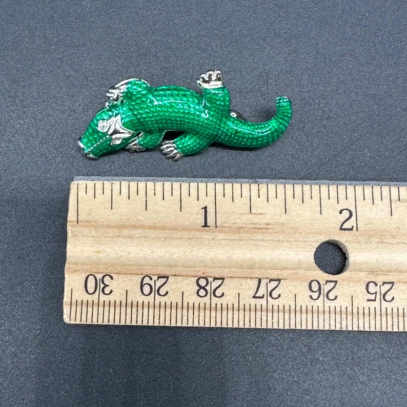 Alligator Ruler Vintage Alligator Brooch Pin Green Enamel Silver Tone RMN Roman Retro ...
